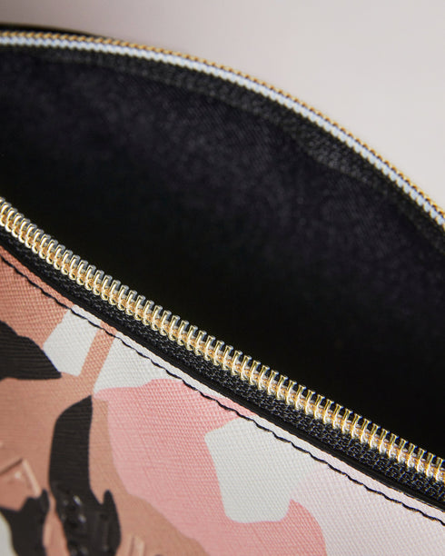 <P><Span Style="Text-Decoration: Underline;">Retro Flood Saffiano Makeup Bag</Span></P>
<Div Class="Finer-Details-Accordio...